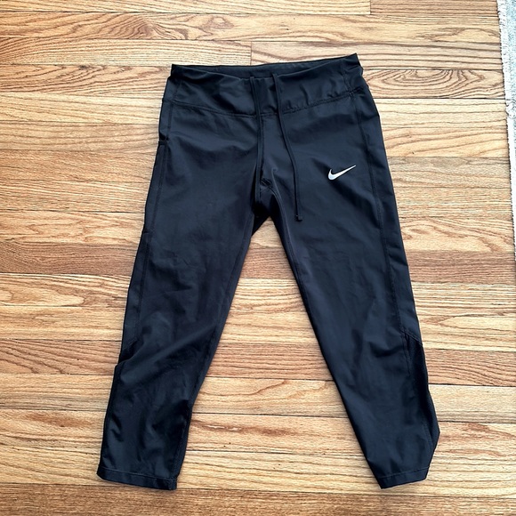 Nike dri fit Capri leggings - Picture 3 of 6